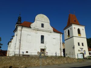 kostel-sv-martina-se-zvonici